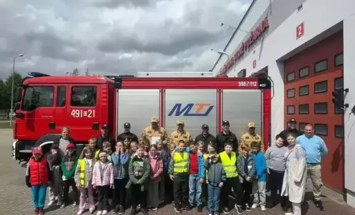 Zdjęcie do Wizyta uczni&oacute;w klasy 2A w Straży Pożarnej